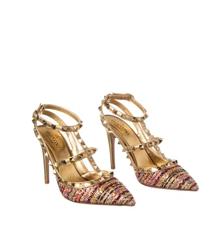 Pre-owned Valentino Garavani Valentino Rockstud Caged 100 Tweed & Leather Pump (authentic Pre-loved) In Gold