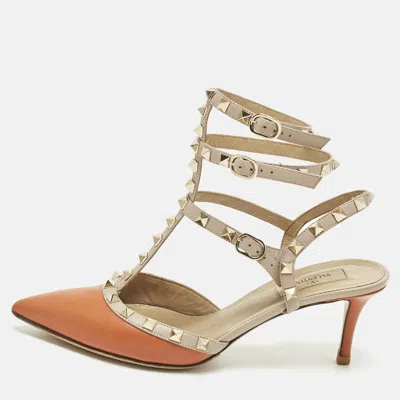Pre-owned Valentino Garavani Rockstud Caged Size 40.5 Beige/orange Leather Pumps In Sand