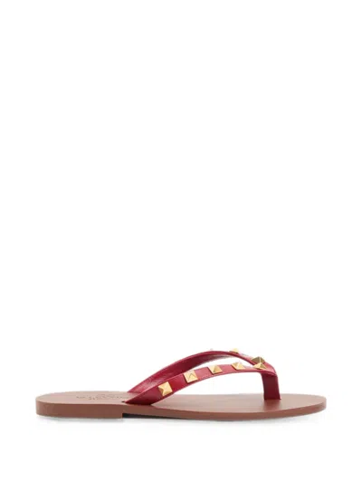 Valentino Garavani Rockstud Calfskin Thong Sandals 05mm In Burgundy