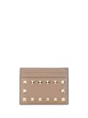 Valentino Garavani Rockstud Leather Card Holder In Poudre