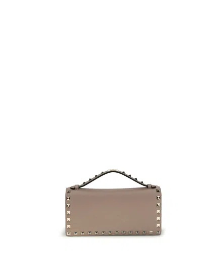 Valentino Garavani Rockstud Chain Wallet In Neutral