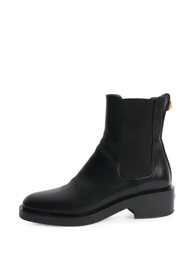 Pre-owned Valentino Garavani Rockstud Chelsea Boots In Black