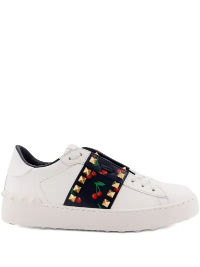 Valentino Garavani Low-top Leather Sneakers Featuring Studs Detail In White