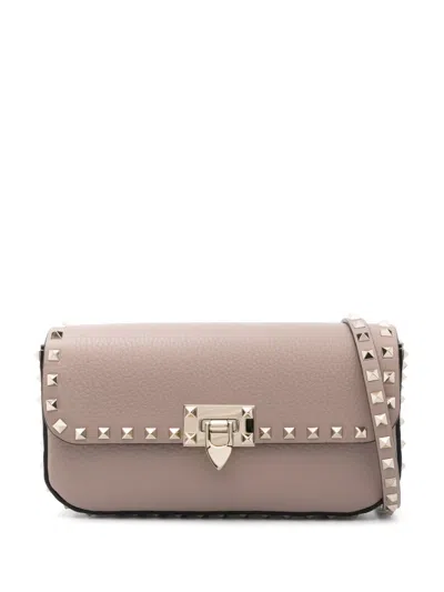 Valentino Garavani Rockstud Clutch In Nude