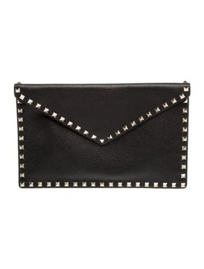 Pre-owned Valentino Garavani Rockstud Clutch In Black