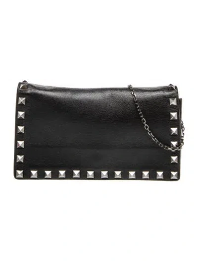 Pre-owned Valentino Garavani Rockstud Clutch In Black