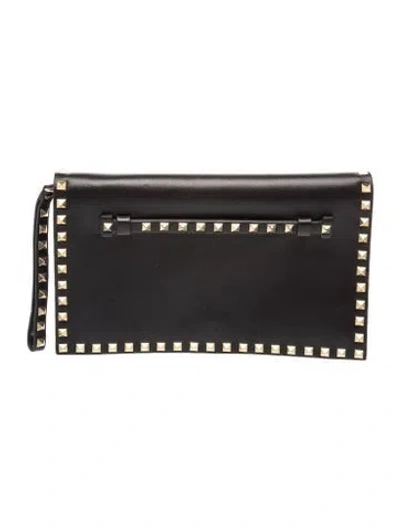 Pre-owned Valentino Garavani Rockstud Clutch In Black