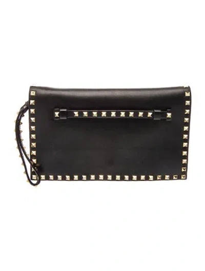 Pre-owned Valentino Garavani Rockstud Clutch In Black