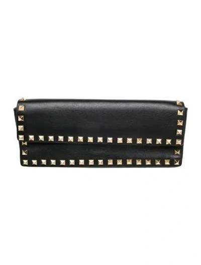 Pre-owned Valentino Garavani Rockstud Clutch In Black