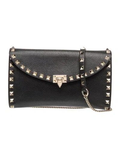 Pre-owned Valentino Garavani Rockstud Clutch In Black