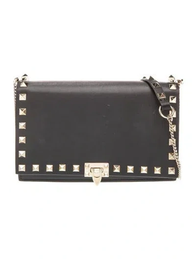 Pre-owned Valentino Garavani Rockstud Clutch In Black