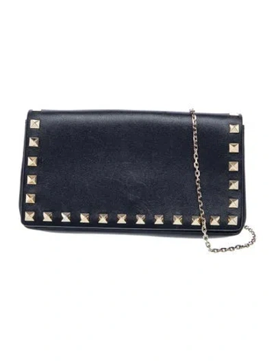 Pre-owned Valentino Garavani Rockstud Clutch In Black