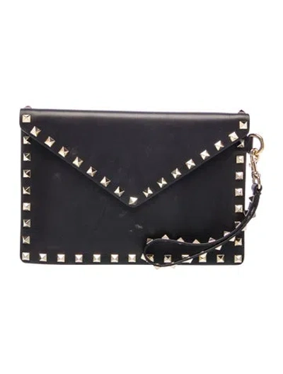 Pre-owned Valentino Garavani Rockstud Clutch In Black