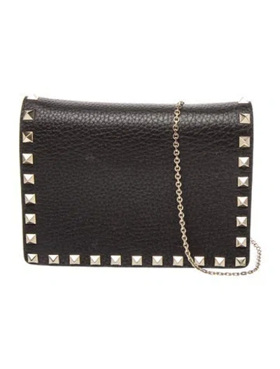 Pre-owned Valentino Garavani Rockstud Clutch In Black