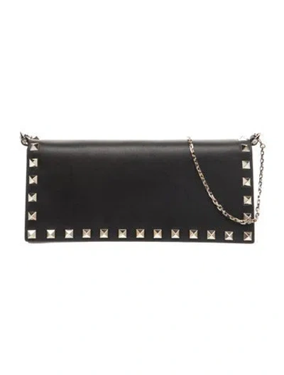 Pre-owned Valentino Garavani Rockstud Clutch In Black
