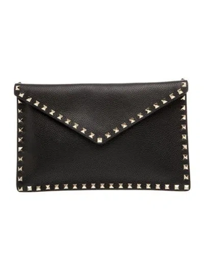 Pre-owned Valentino Garavani Rockstud Clutch In Black