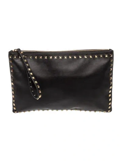 Pre-owned Valentino Garavani Rockstud Clutch In Black