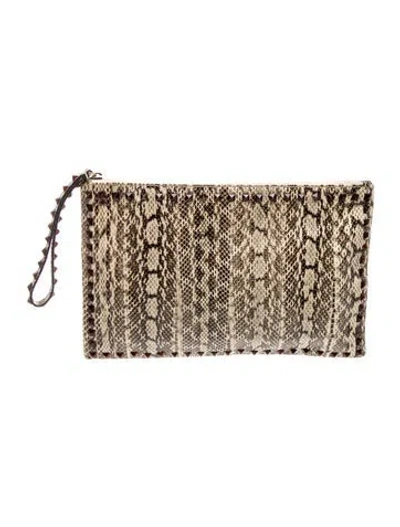 Pre-owned Valentino Garavani Rockstud Clutch In Brown
