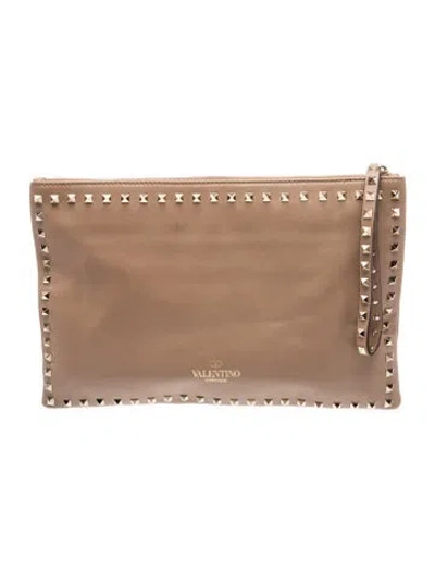 Pre-owned Valentino Garavani Rockstud Clutch In Brown/neutrals