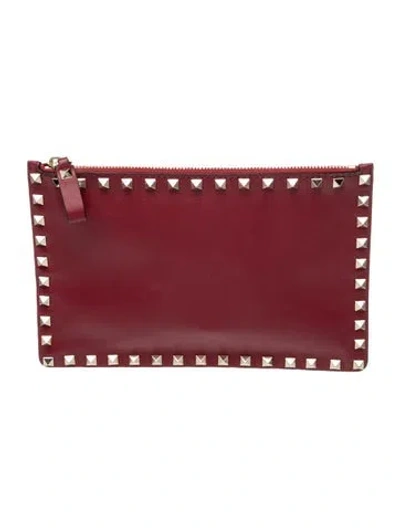 Pre-owned Valentino Garavani Rockstud Clutch In Burgundy