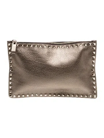Pre-owned Valentino Garavani Rockstud Clutch In Gold