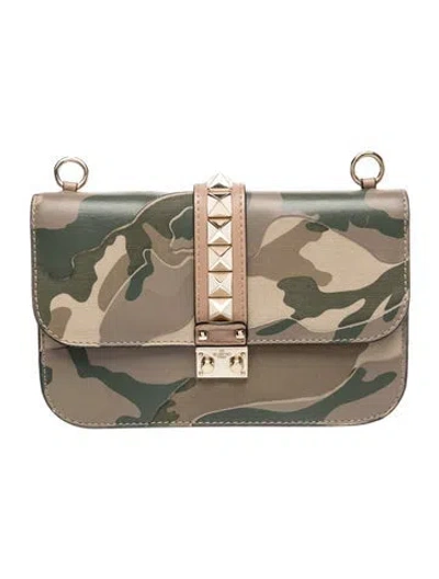 Pre-owned Valentino Garavani Rockstud Clutch In Green