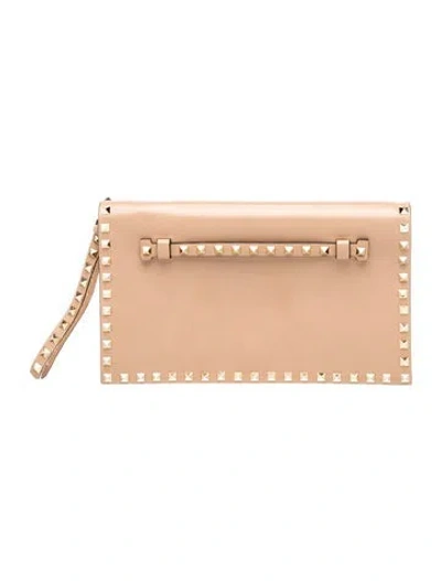 Pre-owned Valentino Garavani Rockstud Clutch In Neutral