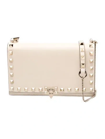 Pre-owned Valentino Garavani Rockstud Clutch In Neutral