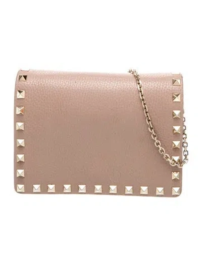 Pre-owned Valentino Garavani Rockstud Clutch In Neutral