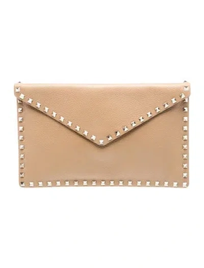 Pre-owned Valentino Garavani Rockstud Clutch In Neutral
