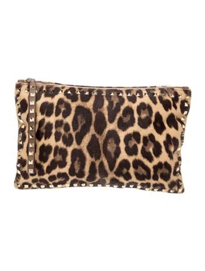 Pre-owned Valentino Garavani Rockstud Clutch In Neutrals