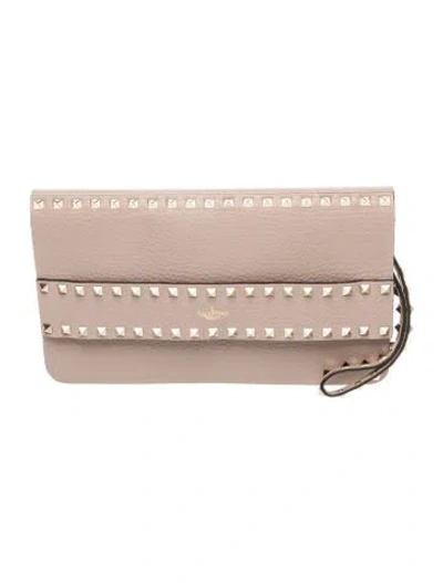 Pre-owned Valentino Garavani Rockstud Clutch In Pink
