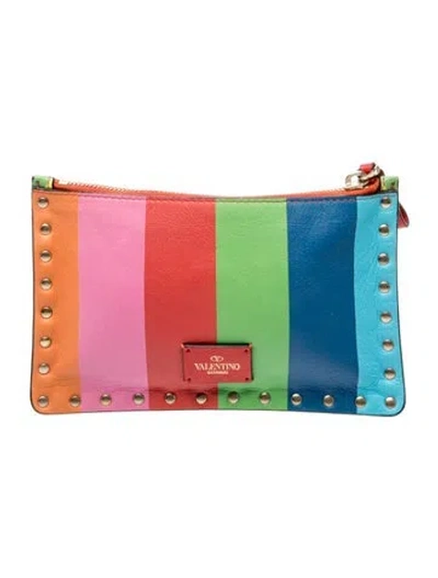 Pre-owned Valentino Garavani Rockstud Clutch In Red