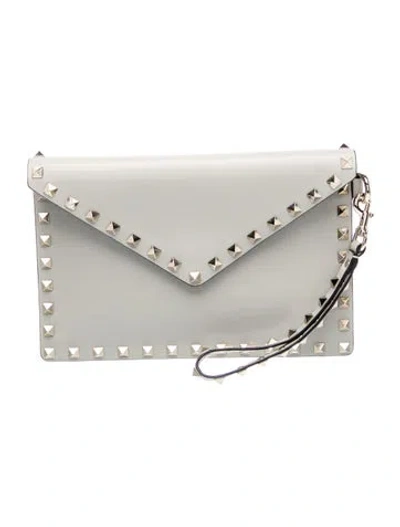 Pre-owned Valentino Garavani Rockstud Clutch In White