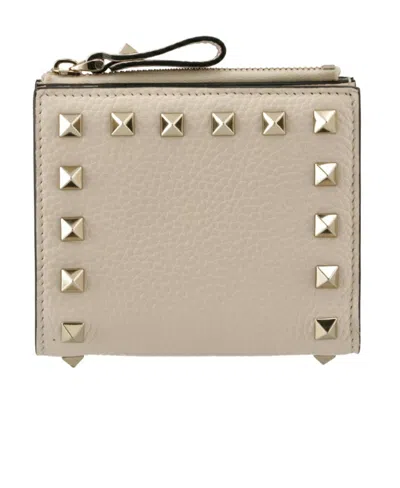 Valentino Garavani Rockstud Compact Wallet In Beige