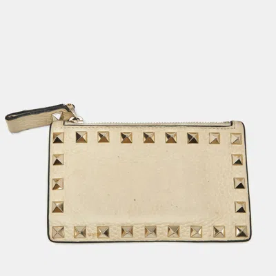Pre-owned Valentino Garavani Rockstud Cream Leather Zip Card Holder In White