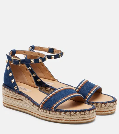Valentino Garavani Rockstud Double Denim Espadrille Sandals In Blue