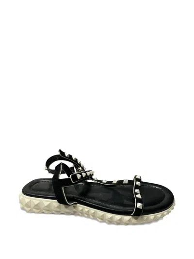 Pre-owned Valentino Garavani Rockstud-embellishment Sandals In Black
