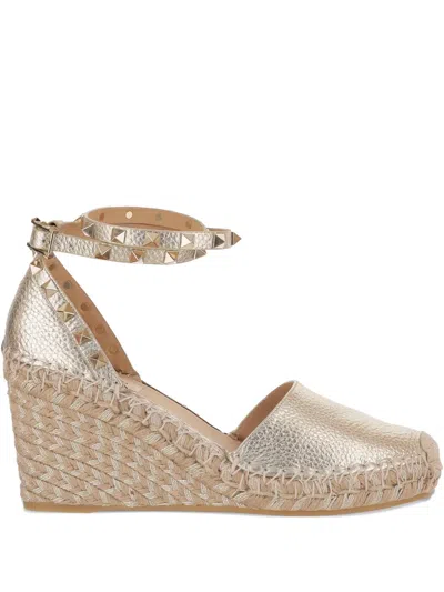 Valentino Garavani Rockstud Espadrilles In Neutral