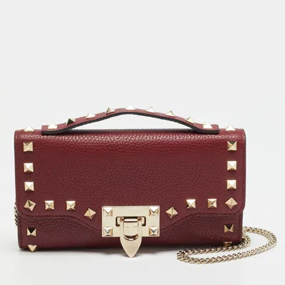 Pre-owned Valentino Garavani Rockstud Flap Burgundy Leather Wallet On Chain