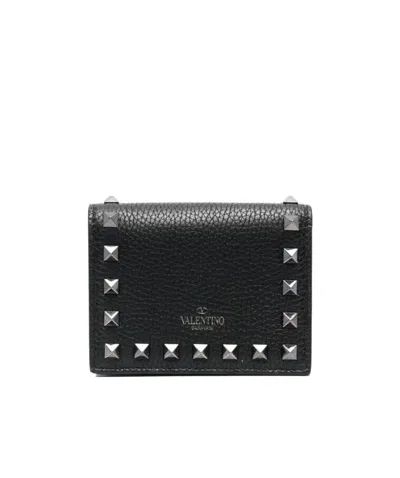 Valentino Garavani Valentino Small Rockstud Calfskin Wallet In Black