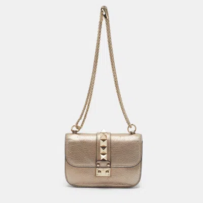 Pre-owned Valentino Garavani Rockstud Glam Lock Small Metallic Leather Shoulder Bag In Silver