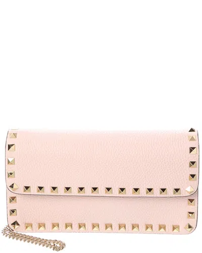 Valentino Garavani Valentino Rockstud Grainy Leather Wallet On Chain In Pink