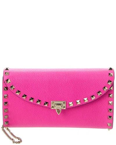 Valentino Garavani Valentino Rockstud Grainy Leather Wallet On Chain In Pink