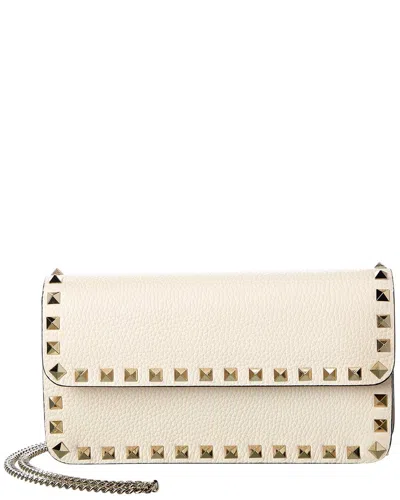 Valentino Garavani Valentino Rockstud Grainy Leather Wallet On Chain In White