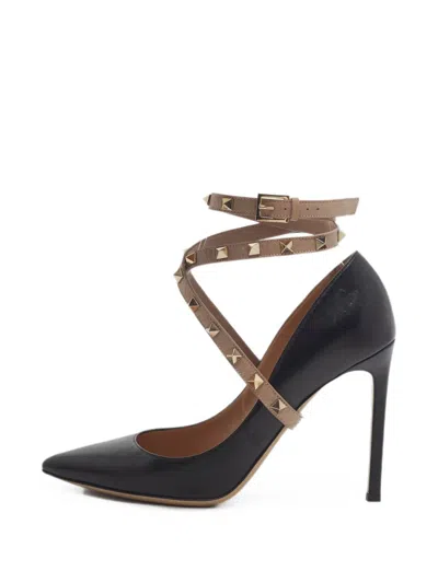 Pre-owned Valentino Garavani Rockstud Heeled Pumps In Black