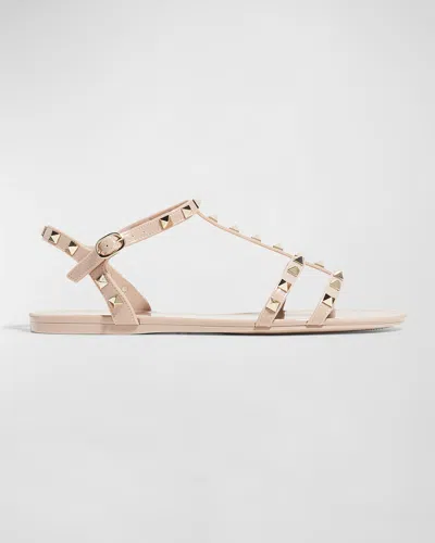 Valentino Garavani Rockstud Rubber Sandals In Poudre Color In Beige