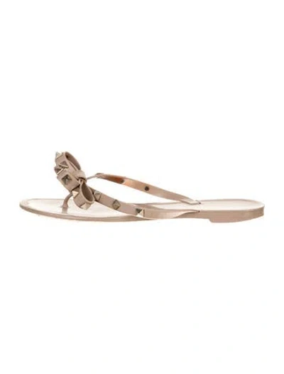 Pre-owned Valentino Garavani Rockstud Jelly Flip Flops Rockstud Accents In Neutral
