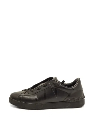 Pre-owned Valentino Garavani Rockstud Lace-up Sneakers In Black