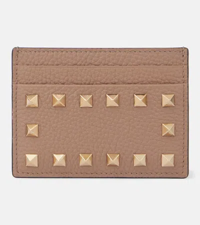 Valentino Garavani Powder Pink Leather Rockstud Card Holder In Brown